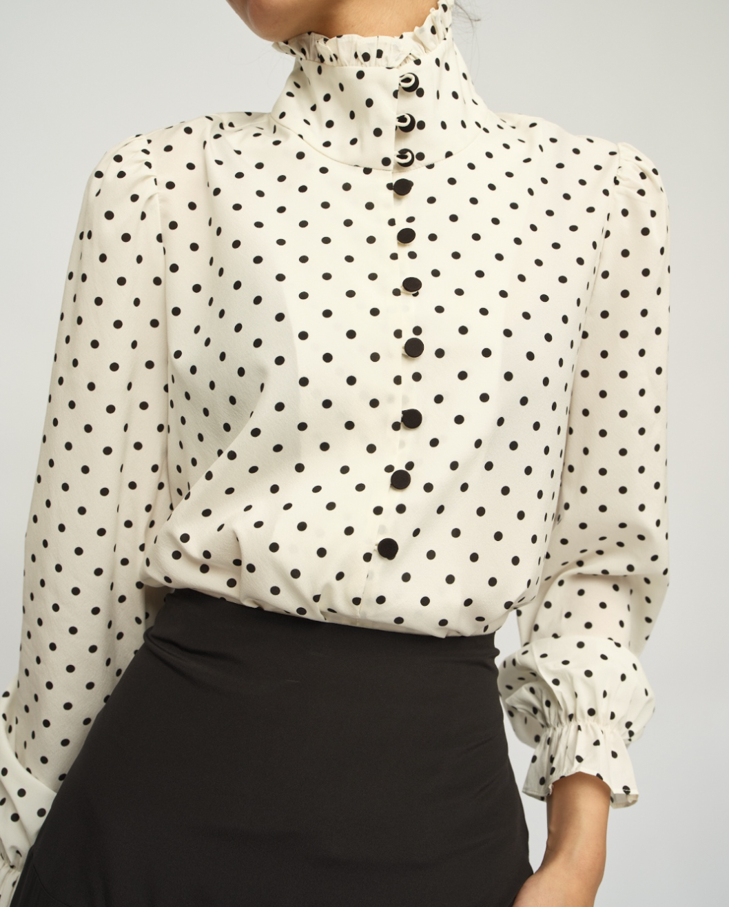 AUDREY FRILL HIGH NECK BLOUSE – Greta Stockholm AUDREY FRILL HIGH NECK BLOUSE – Greta Stockholm