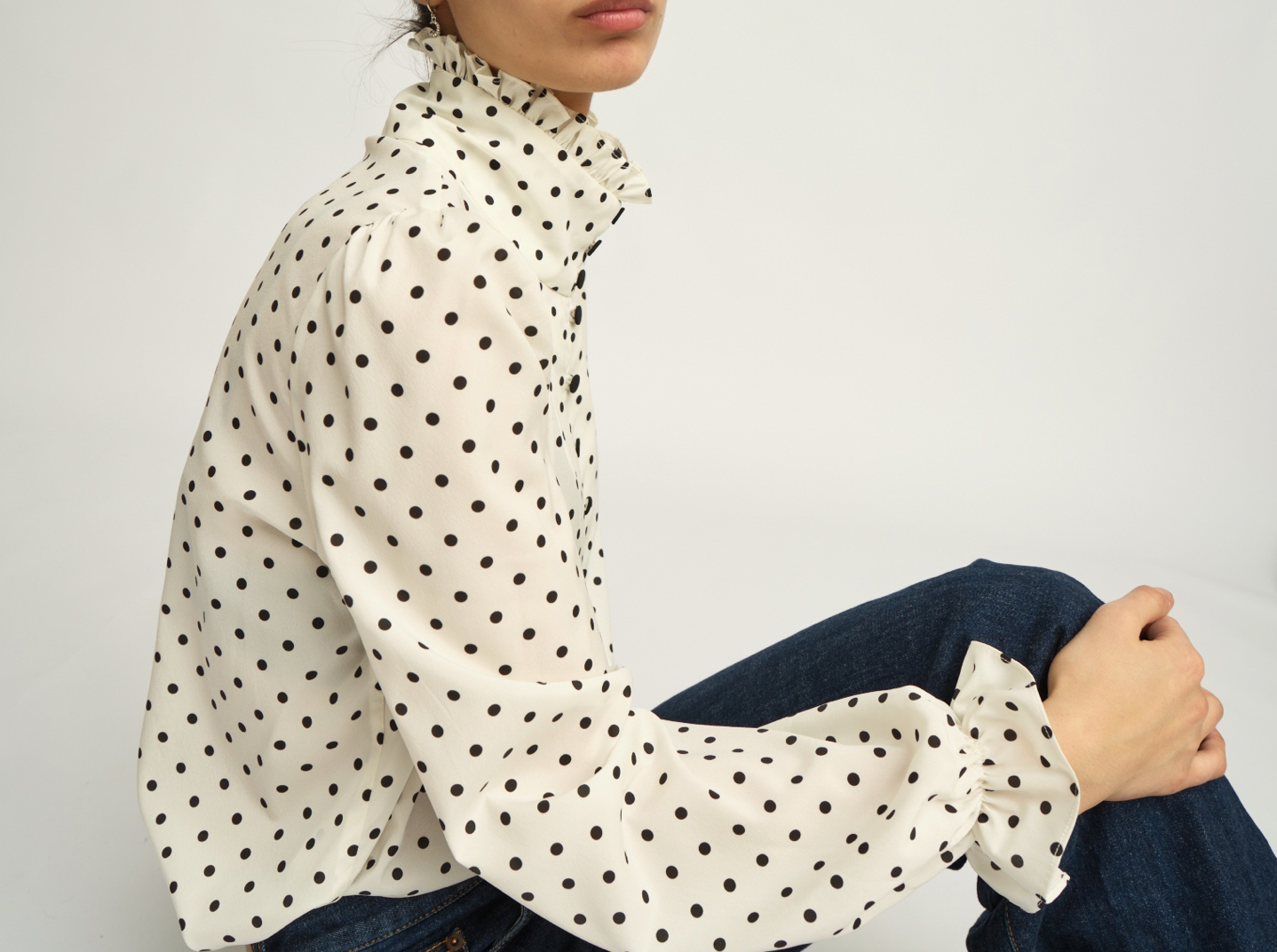 AUDREY FRILL HIGH NECK BLOUSE – Greta Stockholm